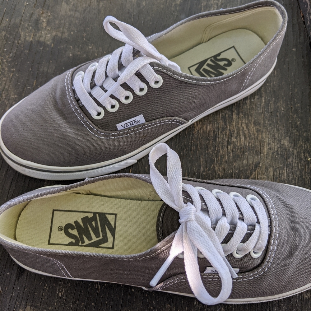 Vans - Picture 2 of 6